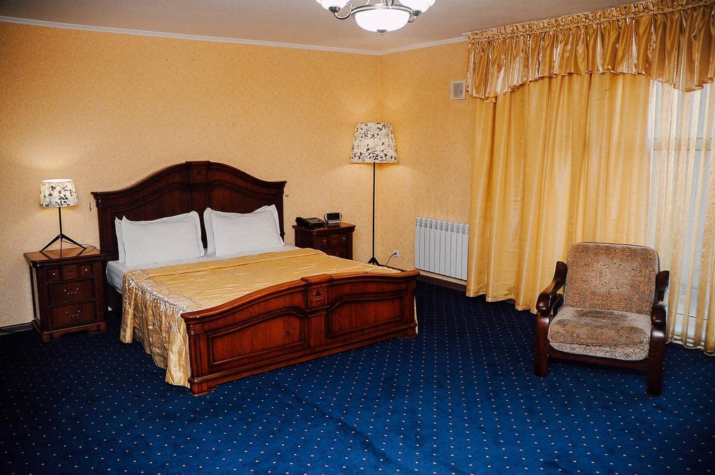 Dostyk Hotel Shymkent Exterior photo
