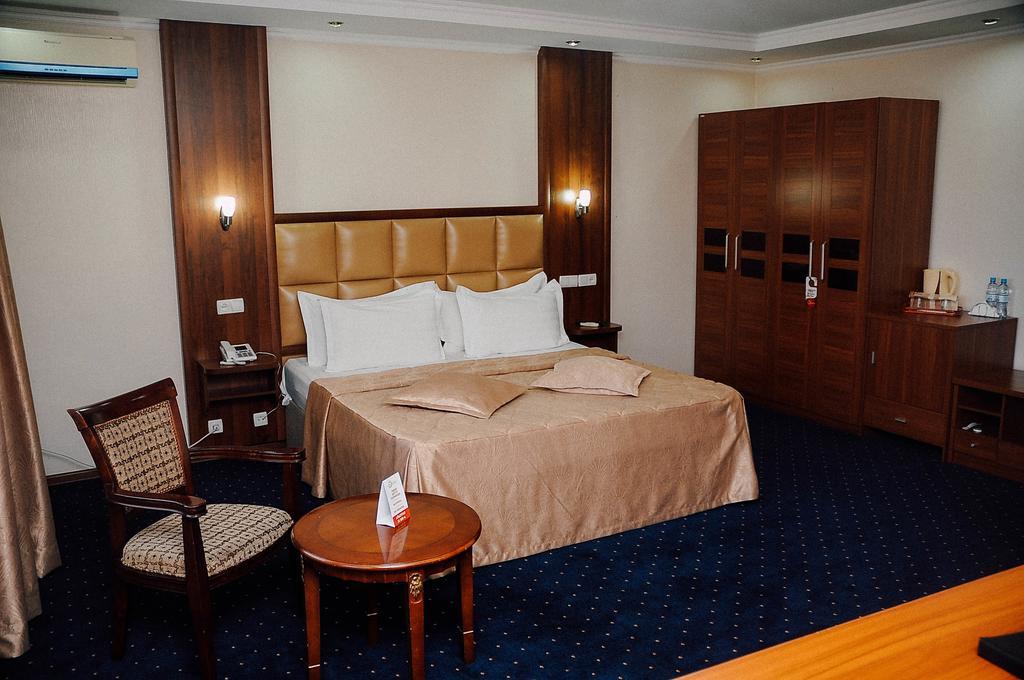 Dostyk Hotel Shymkent Exterior photo