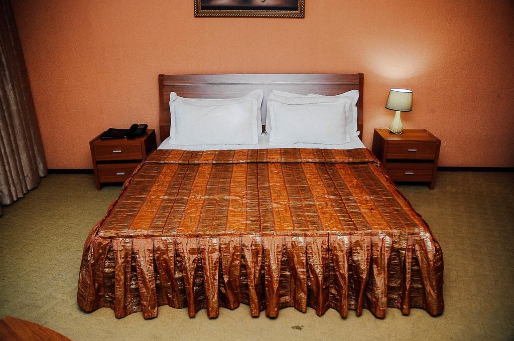 Dostyk Hotel Shymkent Exterior photo