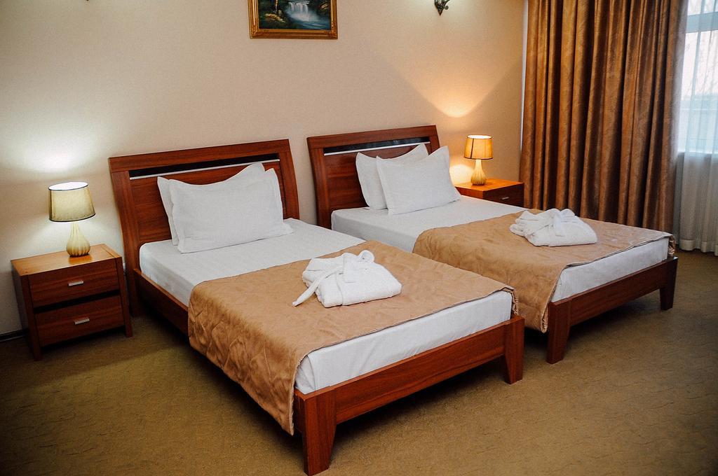 Dostyk Hotel Shymkent Exterior photo