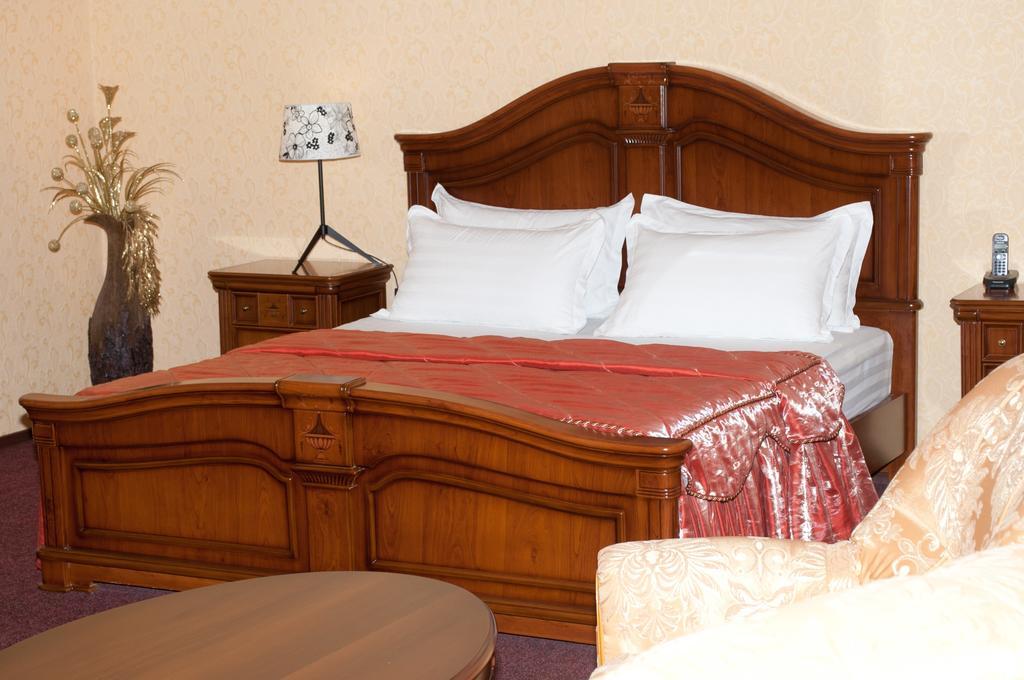 Dostyk Hotel Shymkent Exterior photo