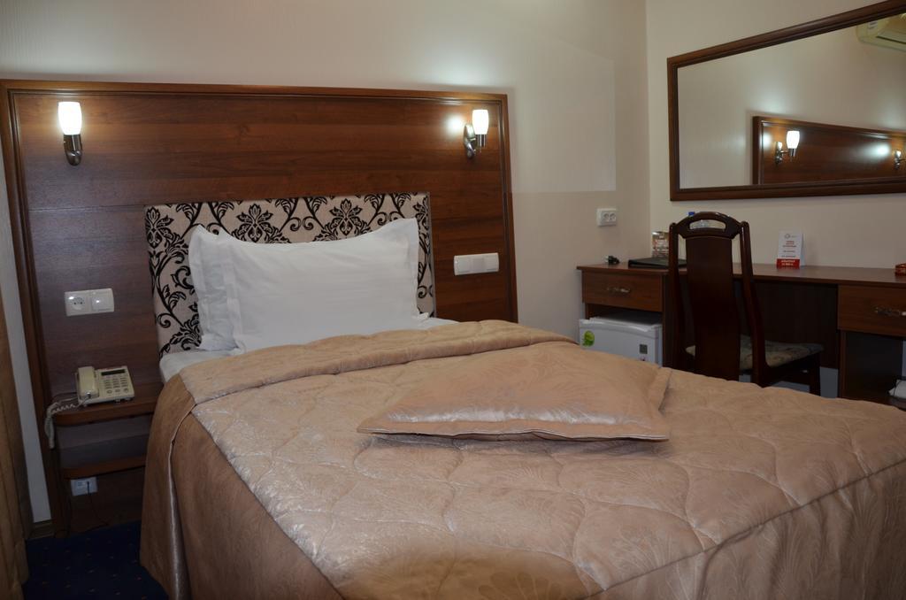 Dostyk Hotel Shymkent Exterior photo
