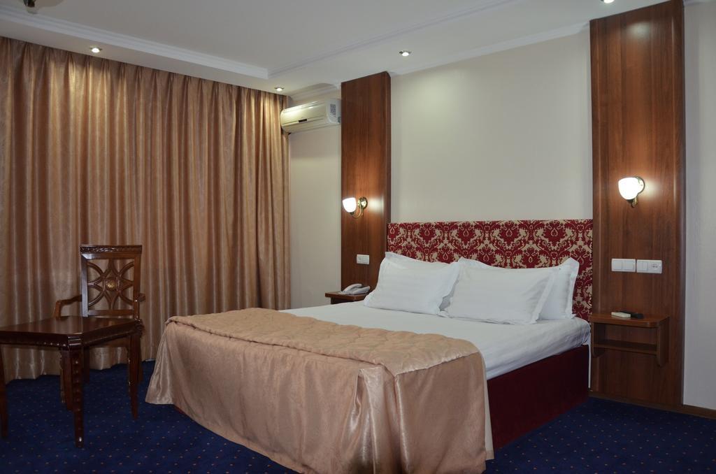 Dostyk Hotel Shymkent Exterior photo