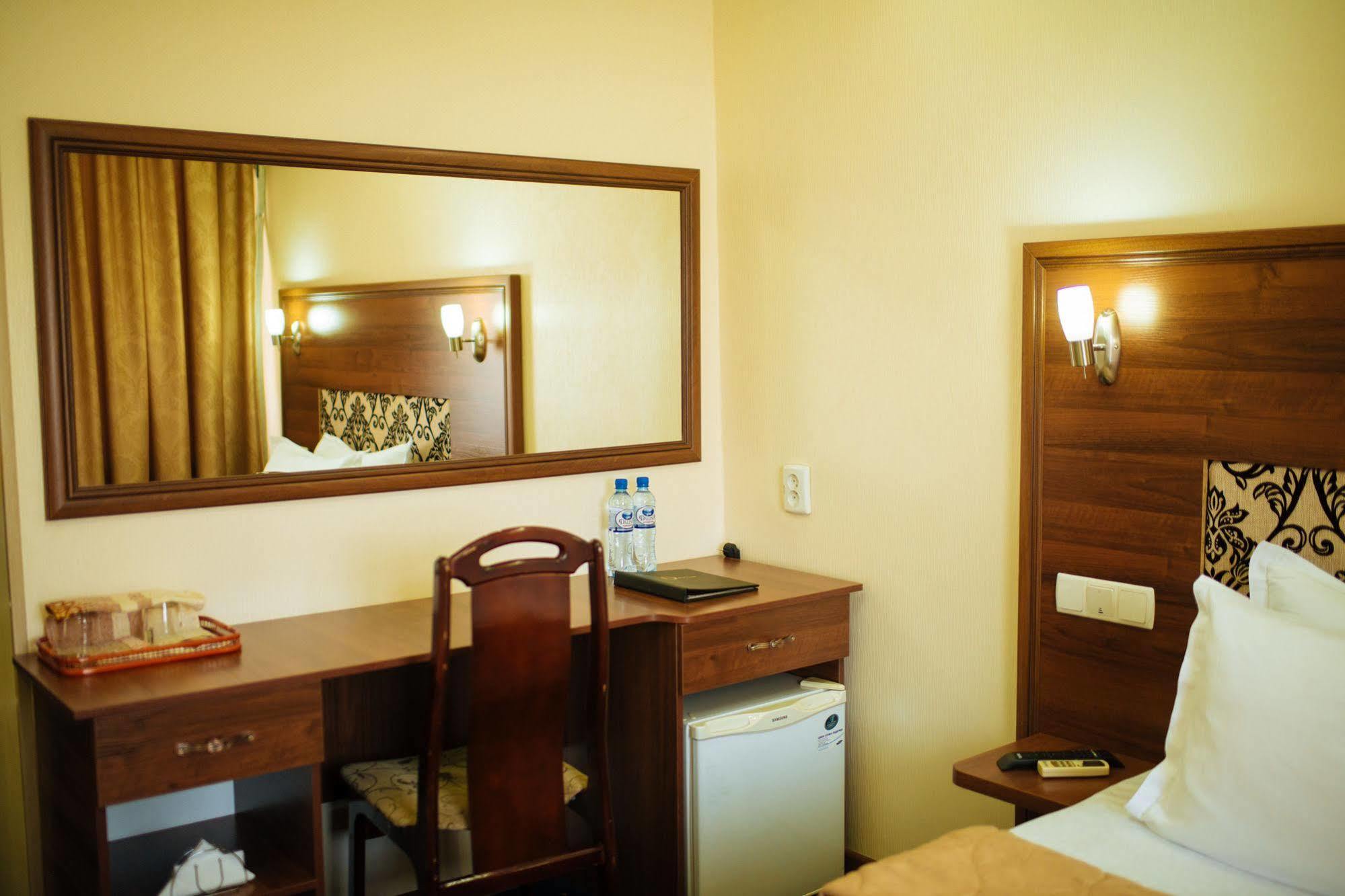Dostyk Hotel Shymkent Exterior photo
