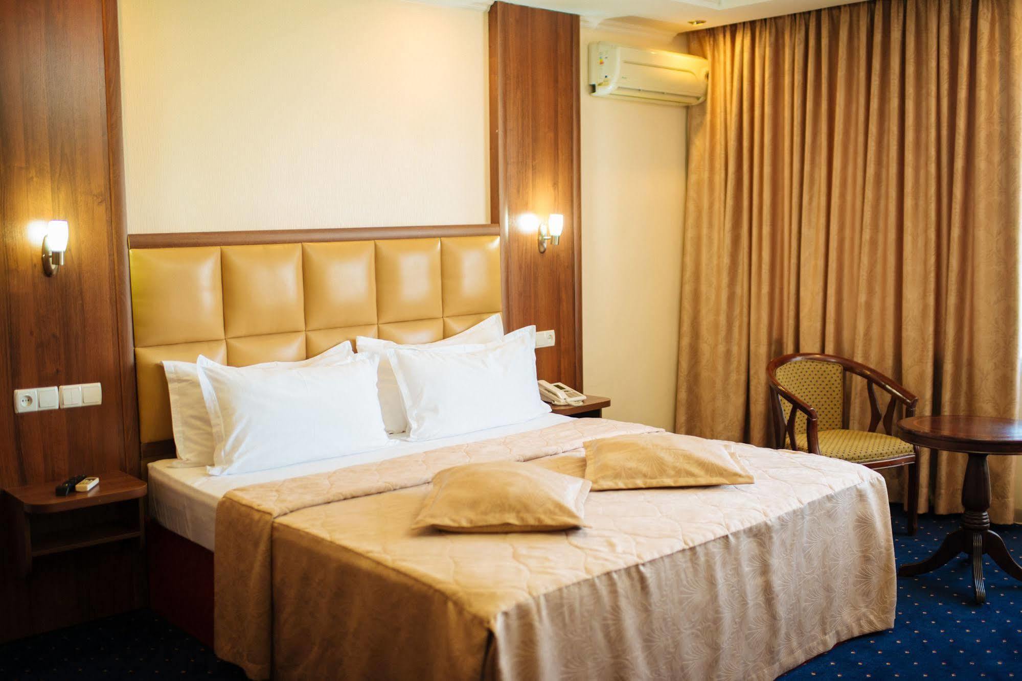 Dostyk Hotel Shymkent Exterior photo
